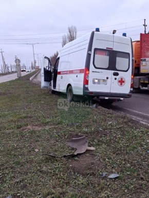 О ДТП с участием машины скорой и автобуса в Старом Осколе сообщают местные каналы