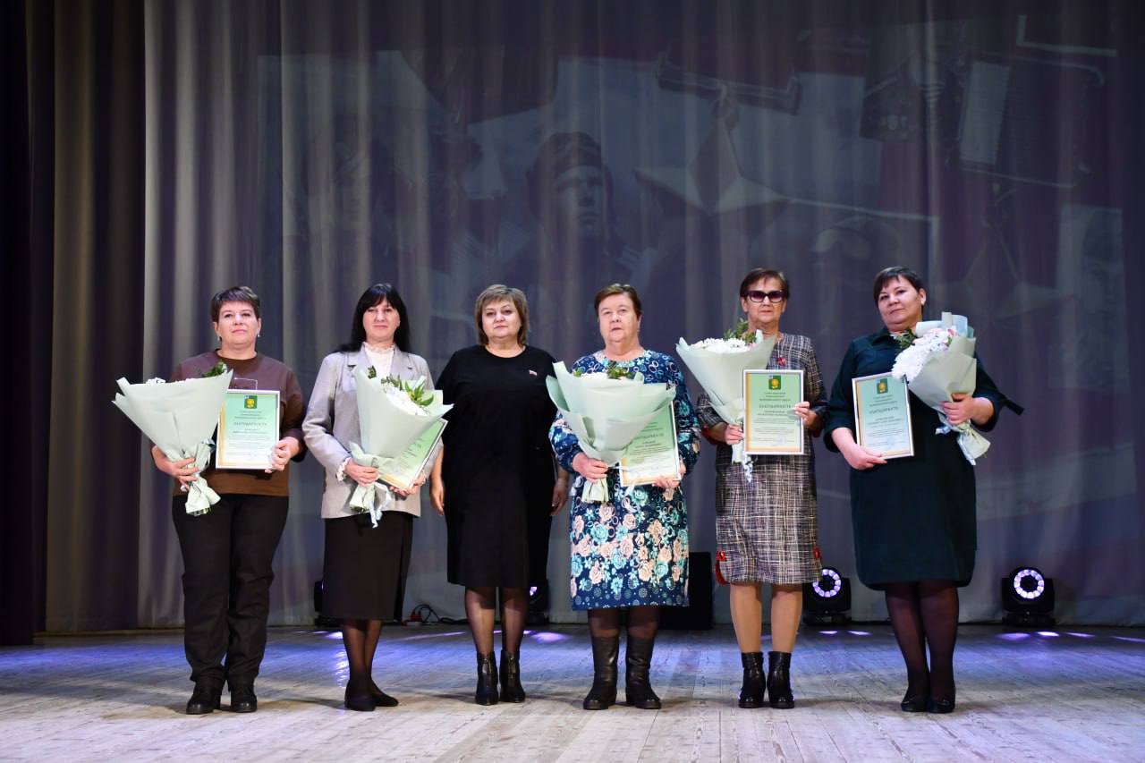 Светлана Халеева: Приняла участие в праздничном концерте «Героями наша Отчизна сильна», посвященном Дню Героев Отечества Светлана Халеева: Приняла участие в праздничном концерте «Героями наша Отчизна сильна», посвященном Дню Героев Отечества