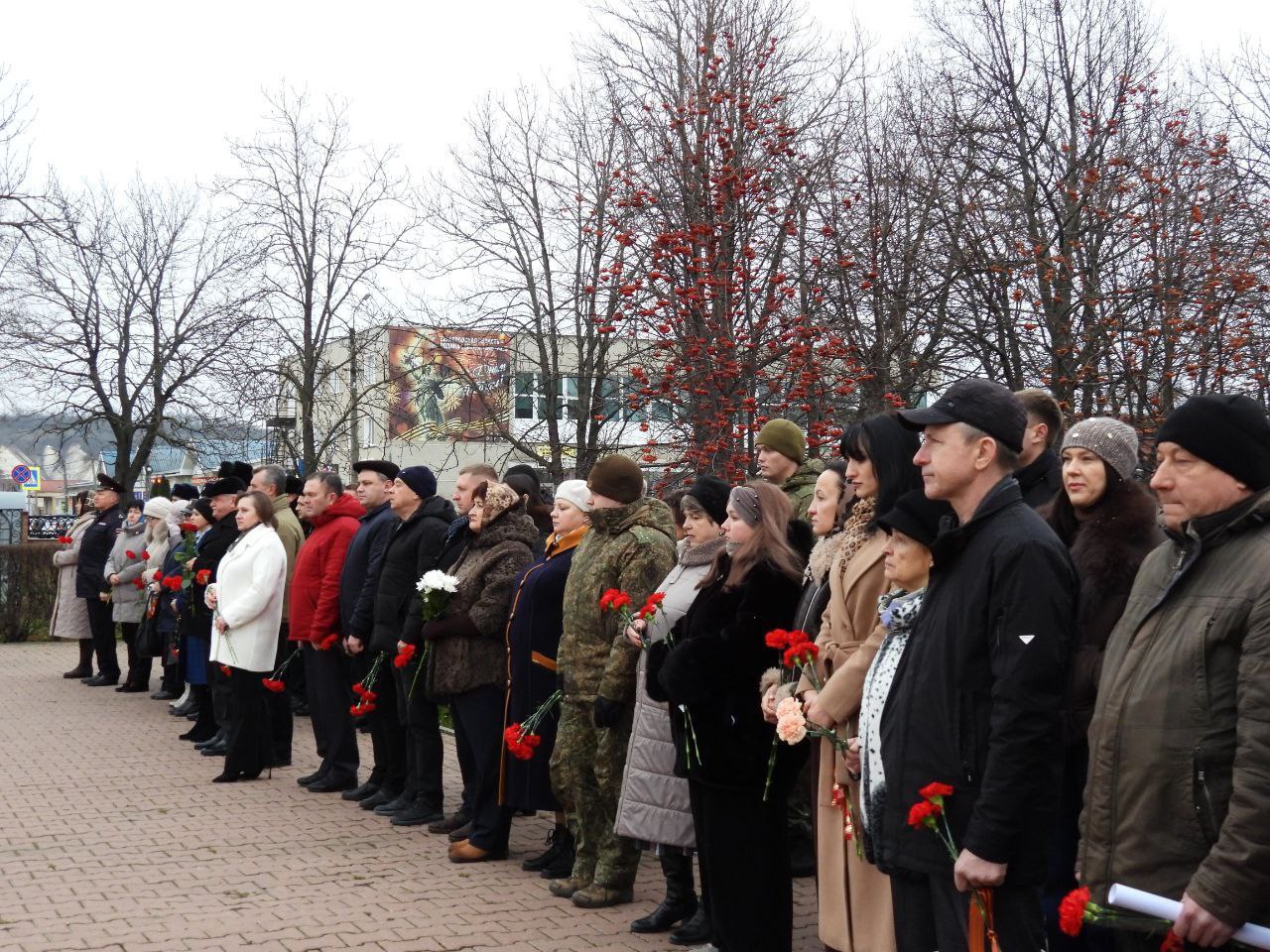 Татьяна Киричкова: Дорогие ровенчане!. 9 декабря в нашей стране отмечают памятную дату, неразрывно связанную с историей государства – День Героев Отечества Татьяна Киричкова: Дорогие ровенчане!. 9 декабря в нашей стране отмечают памятную дату, неразрывно связанную с историей государства – День Героев Отечества
