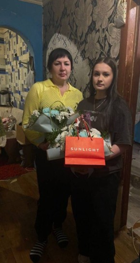 Олег Медведев: Вчера по уже сложившейся доброй традиции мы поздравили с совершеннолетием Бородину Анастасию, дочь нашего земляка, который отдал свою жизнь в ходе специальной военной операции