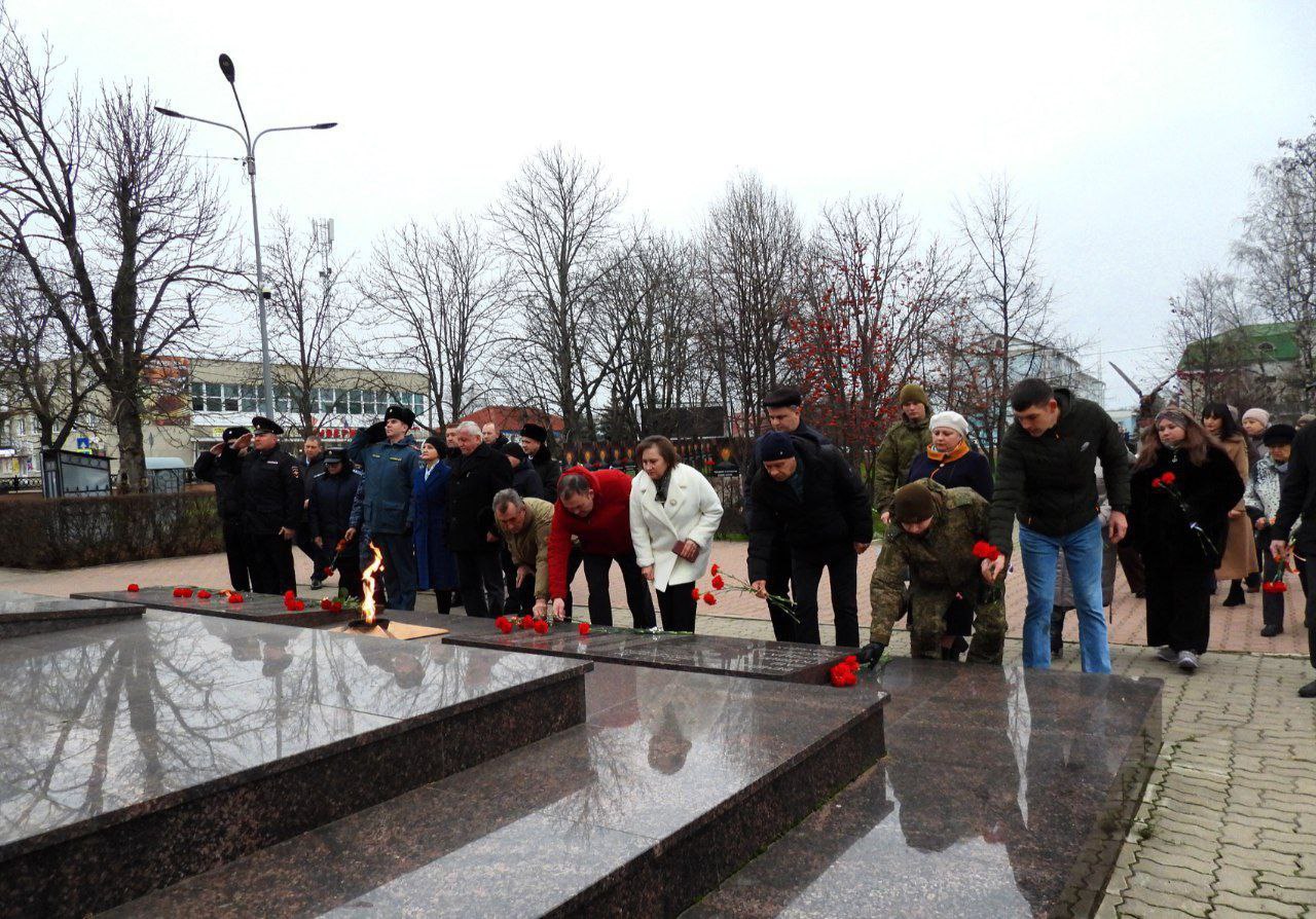 Татьяна Киричкова: Дорогие ровенчане!. 9 декабря в нашей стране отмечают памятную дату, неразрывно связанную с историей государства – День Героев Отечества Татьяна Киричкова: Дорогие ровенчане!. 9 декабря в нашей стране отмечают памятную дату, неразрывно связанную с историей государства – День Героев Отечества