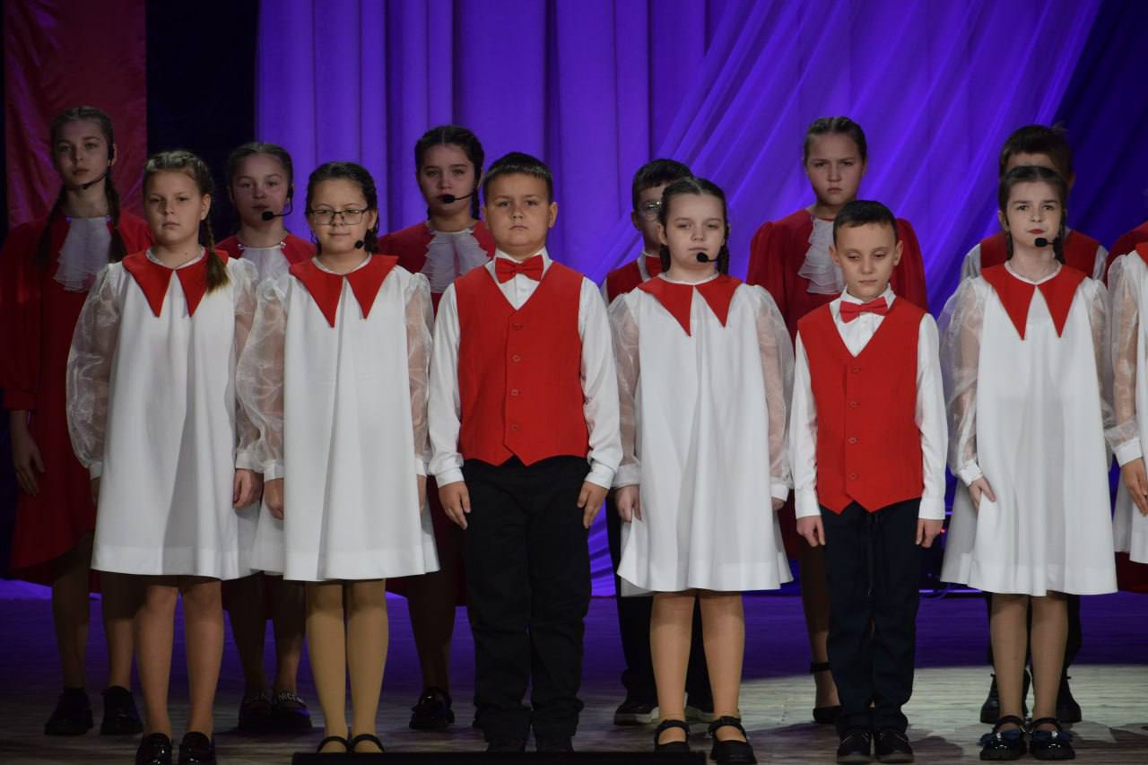 Сегодня в Ивнянском муниципальном округе прошёл праздничный концерт в честь Дня Героев Отечества Сегодня в Ивнянском муниципальном округе прошёл праздничный концерт в честь Дня Героев Отечества