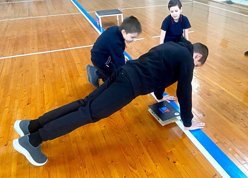 Учащиеся Краснояружской СОШ №2 приняли участие в тестировании Всероссийского физкультурно-спортивного комплекса ГТО Учащиеся Краснояружской СОШ №2 приняли участие в тестировании Всероссийского физкультурно-спортивного комплекса ГТО