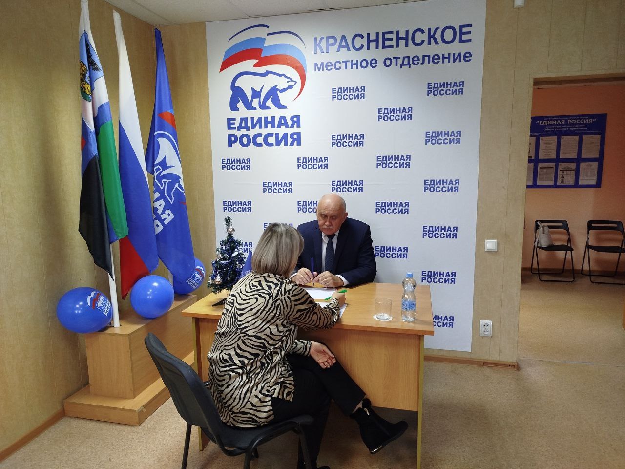 Александр Полторабатько: Завершилась Декада приемов граждан, приуроченная к 24-летию Партии "Единая Россия" Александр Полторабатько: Завершилась Декада приемов граждан, приуроченная к 24-летию Партии "Единая Россия"