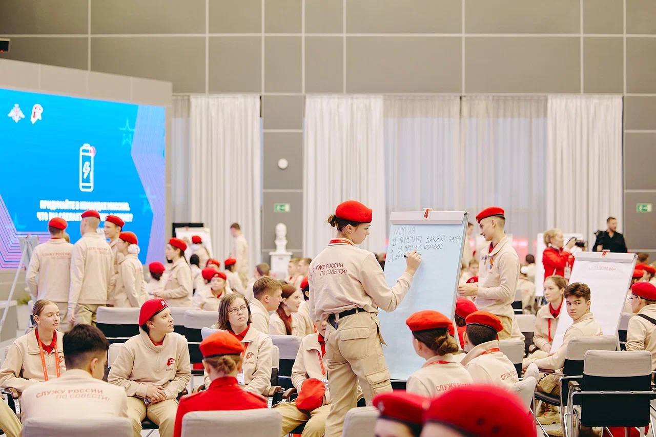 Юнармейцы Белгородчины приняли участие во Всероссийском патриотическом форуме «Скажи Героям спасибо!» Юнармейцы Белгородчины приняли участие во Всероссийском патриотическом форуме «Скажи Героям спасибо!»