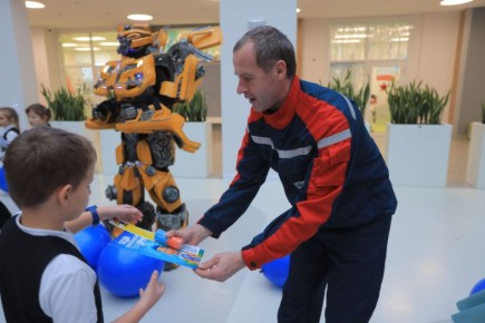 Белгородские энергетики презентовали детскую книгу по электробезопасности «Когда электричество твой друг»