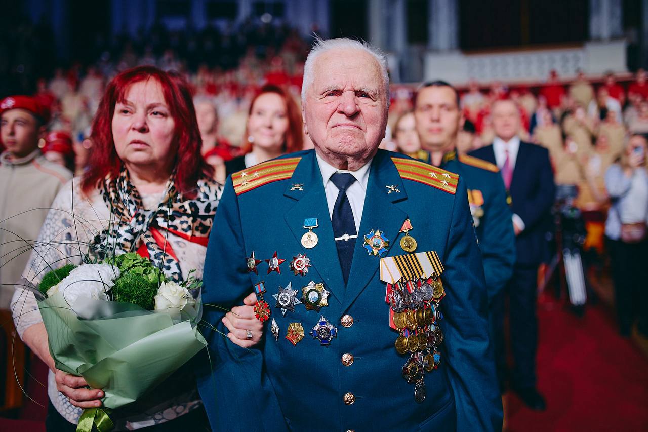 Юнармейцы Белгородчины приняли участие во Всероссийском патриотическом форуме «Скажи Героям спасибо!» Юнармейцы Белгородчины приняли участие во Всероссийском патриотическом форуме «Скажи Героям спасибо!»