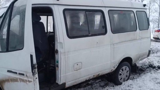 В Волоконовском районе сотрудниками полиции устанавливаются обстоятельства ДТП с участием пассажирской «Газели»