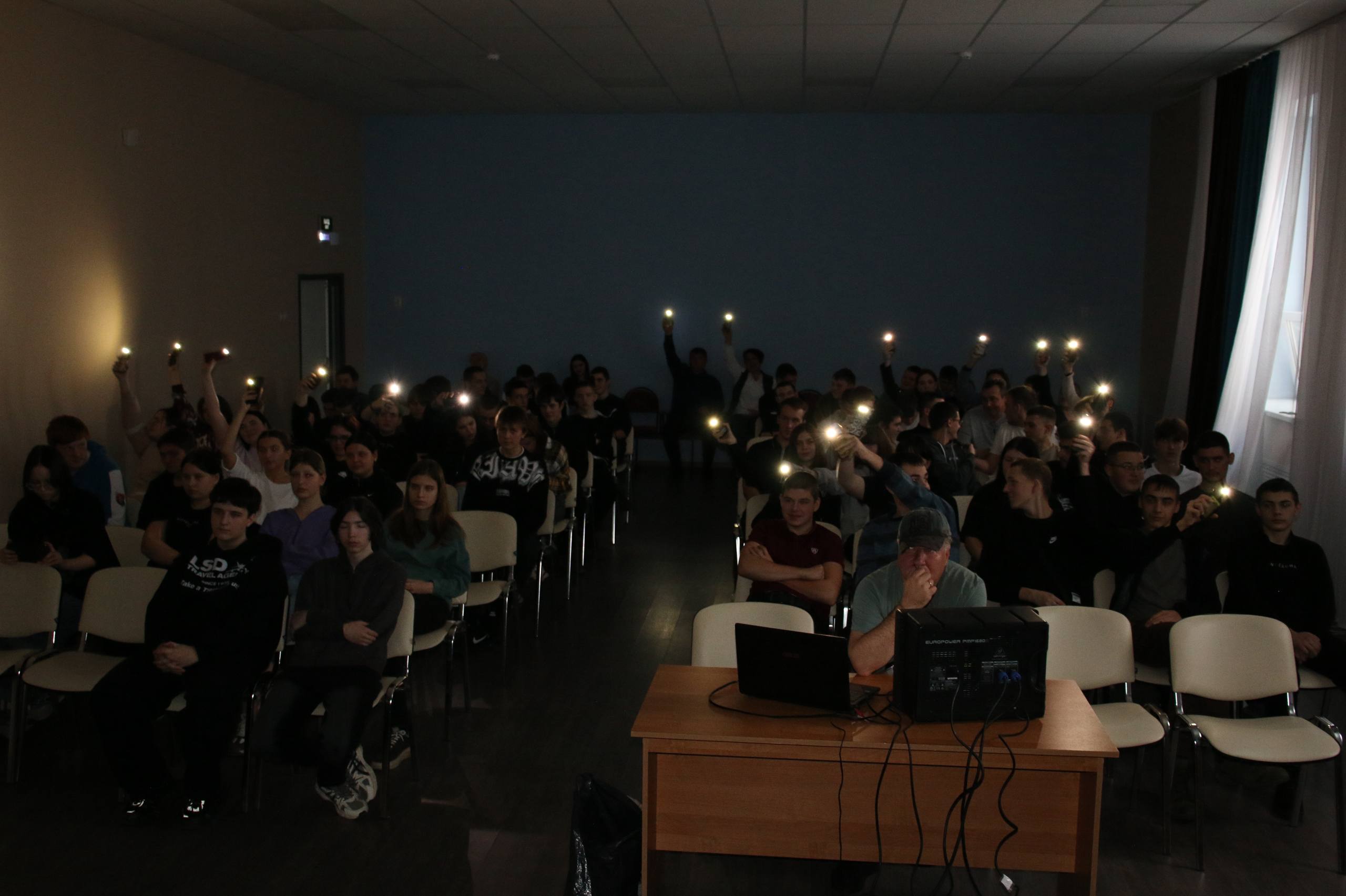 В День Героев Отечества в Политехническом техникуме прошел концерт «Россия в сердце каждого из нас» В День Героев Отечества в Политехническом техникуме прошел концерт «Россия в сердце каждого из нас»