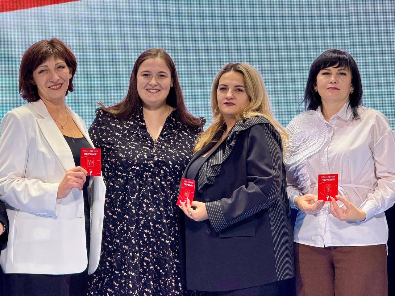 Посвящение в Первые. В День Героев Отечества в Центре молодежных инициатив состоялась торжественная церемония «Посвящение в Первые», наполненная духом патриотизма и гордости Посвящение в Первые. В День Героев Отечества в Центре молодежных инициатив состоялась торжественная церемония «Посвящение в Первые», наполненная духом патриотизма и гордости