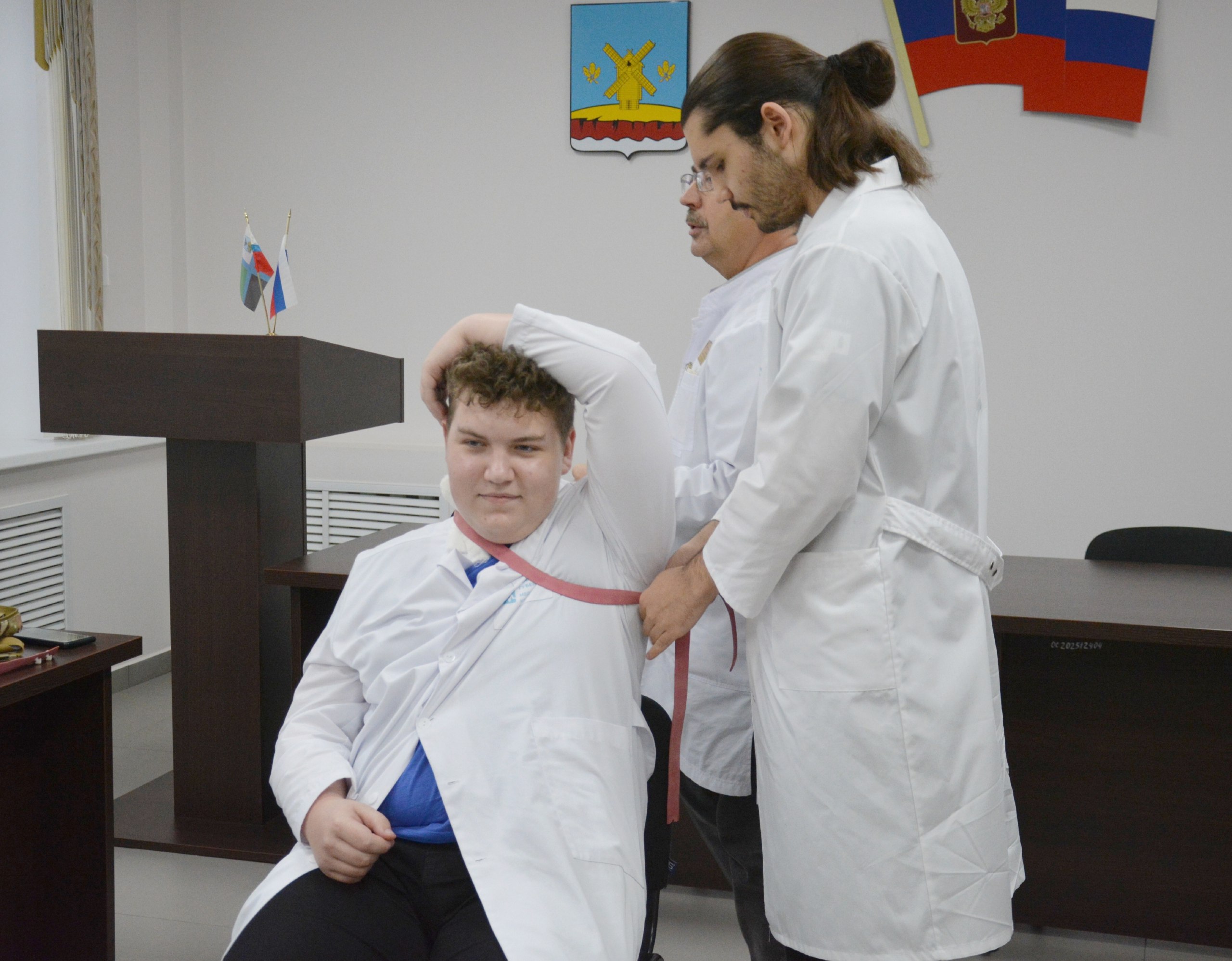 Будущие медики нашего округа продолжают осваивать азы врачебного дела Будущие медики нашего округа продолжают осваивать азы врачебного дела