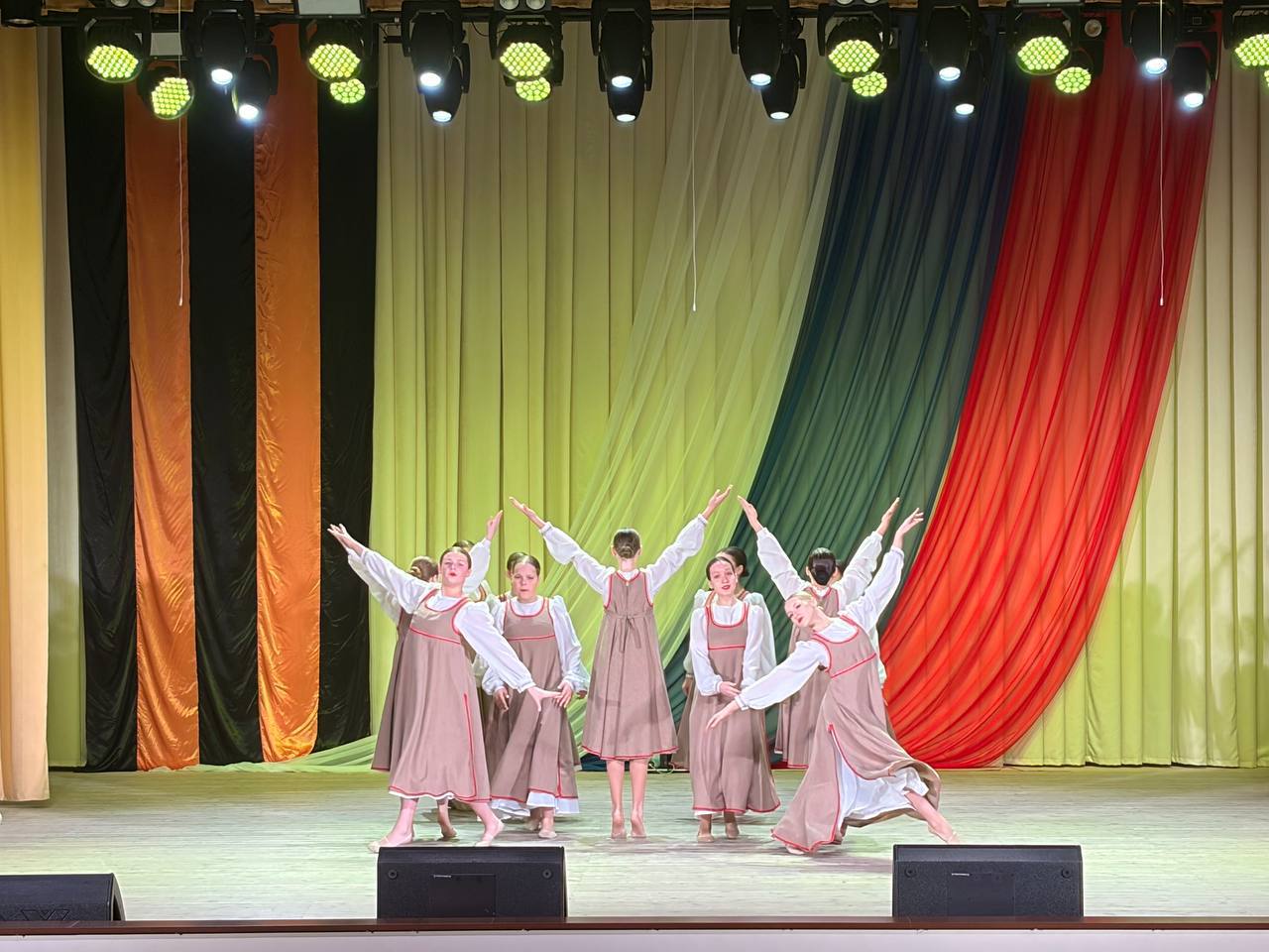 Сегодня в Ивнянском муниципальном округе прошёл праздничный концерт в честь Дня Героев Отечества Сегодня в Ивнянском муниципальном округе прошёл праздничный концерт в честь Дня Героев Отечества