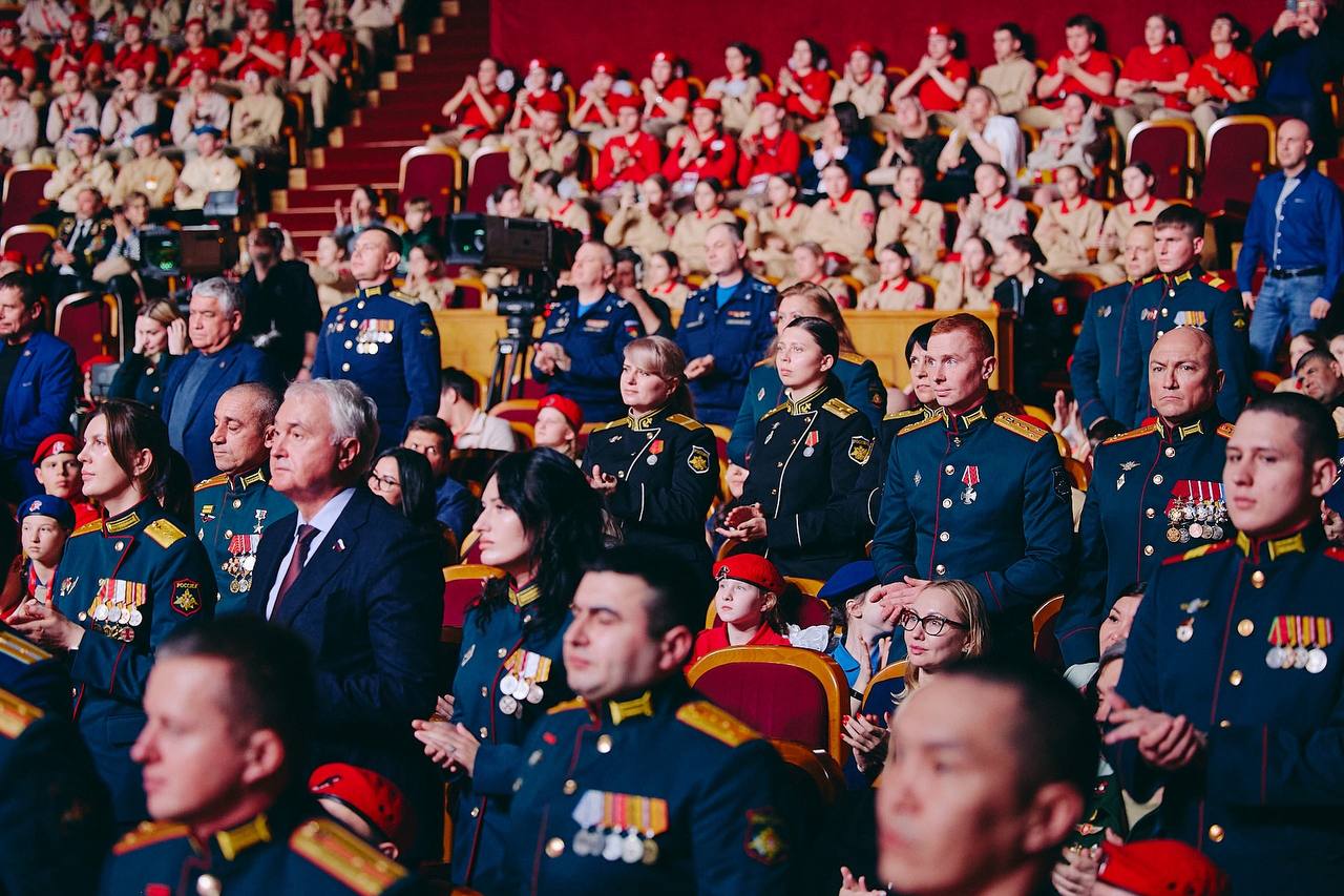 Юнармейцы Белгородчины приняли участие во Всероссийском патриотическом форуме «Скажи Героям спасибо!» Юнармейцы Белгородчины приняли участие во Всероссийском патриотическом форуме «Скажи Героям спасибо!»