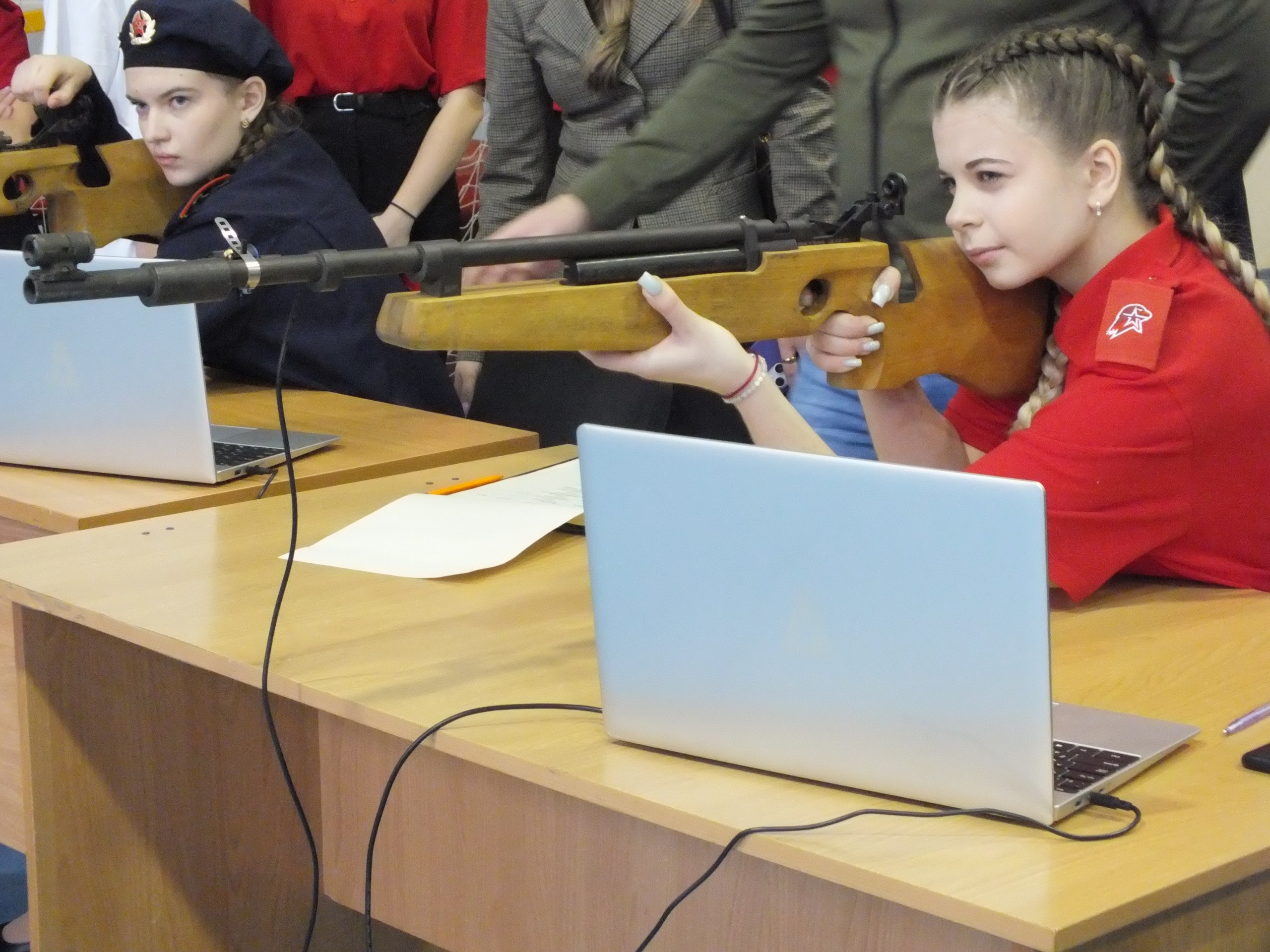 Дом детского творчества провёл районные соревнования по огневой подготовке «Огневой рубеж»! Они стали данью уважения всем воинам, стоявшим на страже нашей Родины, чьи имена мы чтим в День Героев Отечества