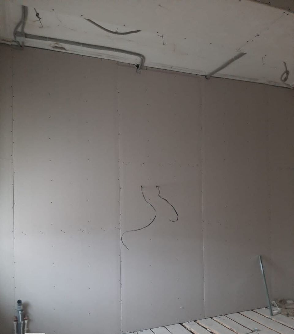 Рабочие продолжают капитальный ремонт детской поликлиники ОГБУЗ «Валуйская ЦРБ» в городе Валуйки Рабочие продолжают капитальный ремонт детской поликлиники ОГБУЗ «Валуйская ЦРБ» в городе Валуйки