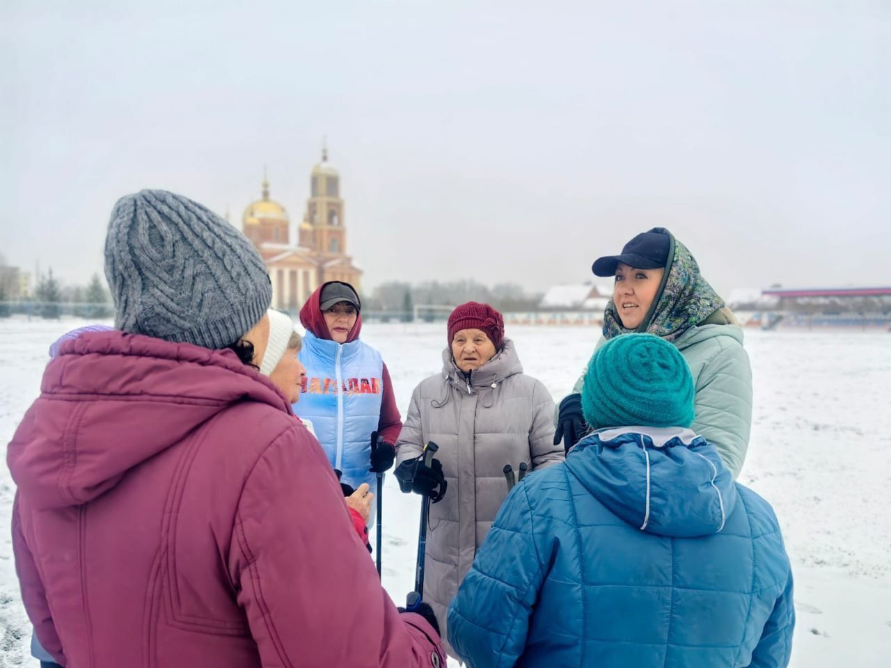 Олег Медведев: Посетители отделения дневного пребывания граждан пожилого возраста и инвалидов продолжают активно участвовать в нашем оздоровительном проекте «Прогулка с доктором» Олег Медведев: Посетители отделения дневного пребывания граждан пожилого возраста и инвалидов продолжают активно участвовать в нашем оздоровительном проекте «Прогулка с доктором»