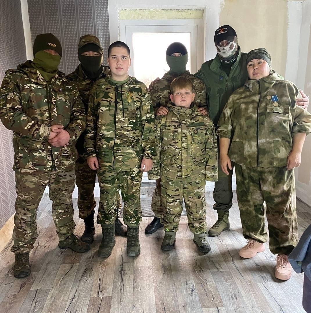 Краснояружский школьник Дамиан Соловьев удостоен почётного знака «Юный доброволец Белгородчины» Краснояружский школьник Дамиан Соловьев удостоен почётного знака «Юный доброволец Белгородчины»