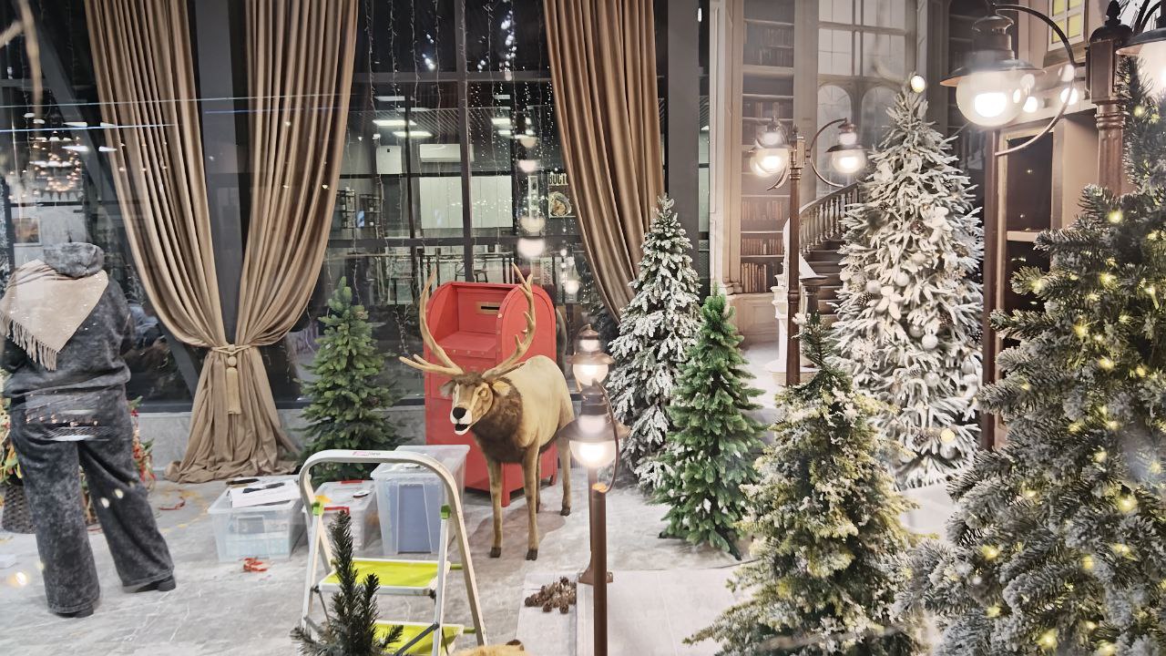 В КЦ «Октябрь» идёт монтаж почты Деда Мороза В КЦ «Октябрь» идёт монтаж почты Деда Мороза