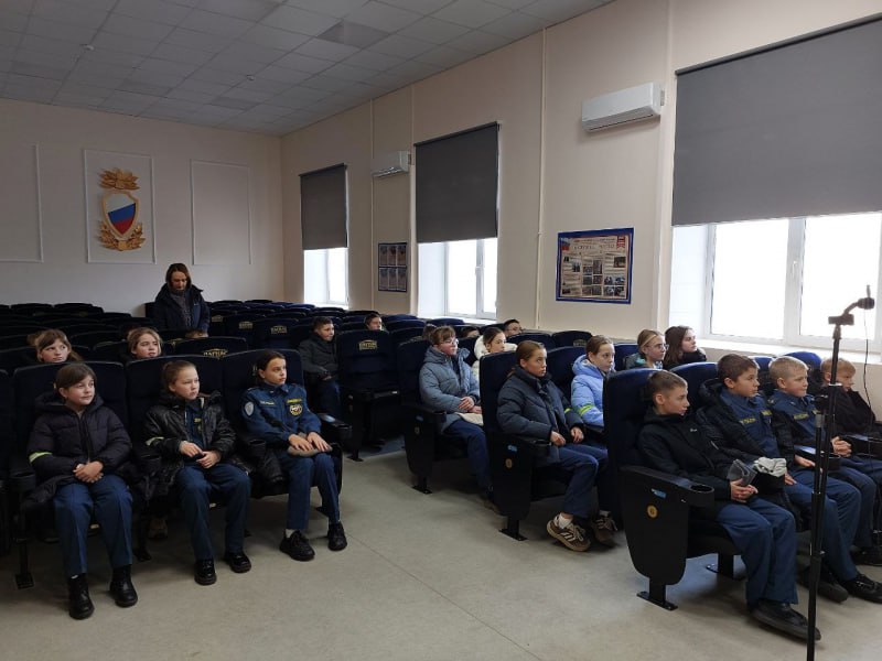 Губкинские школьники получили возможность изнутри понаблюдать за работой полиции Губкинские школьники получили возможность изнутри понаблюдать за работой полиции