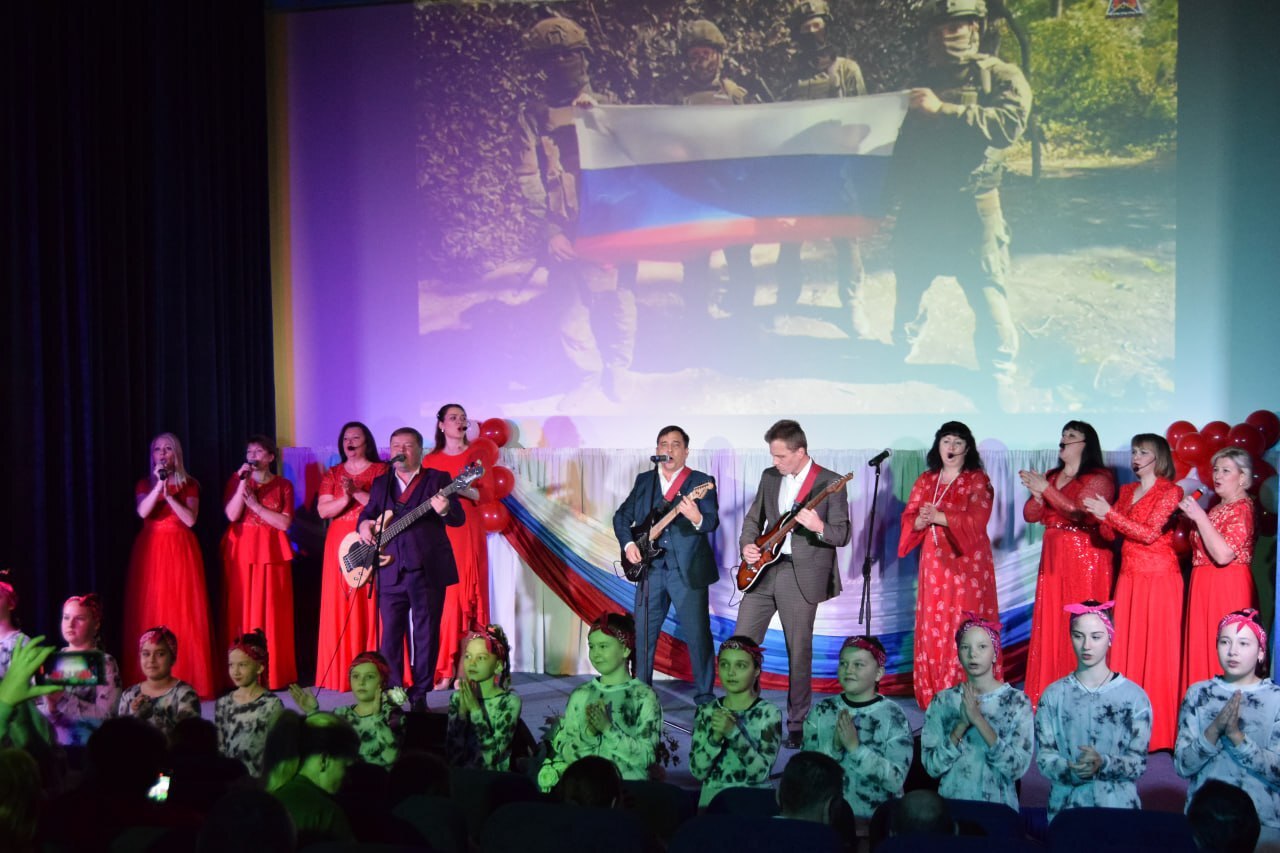 В Грайвороне торжественно закрыли Год защитника Отечества В Грайвороне торжественно закрыли Год защитника Отечества