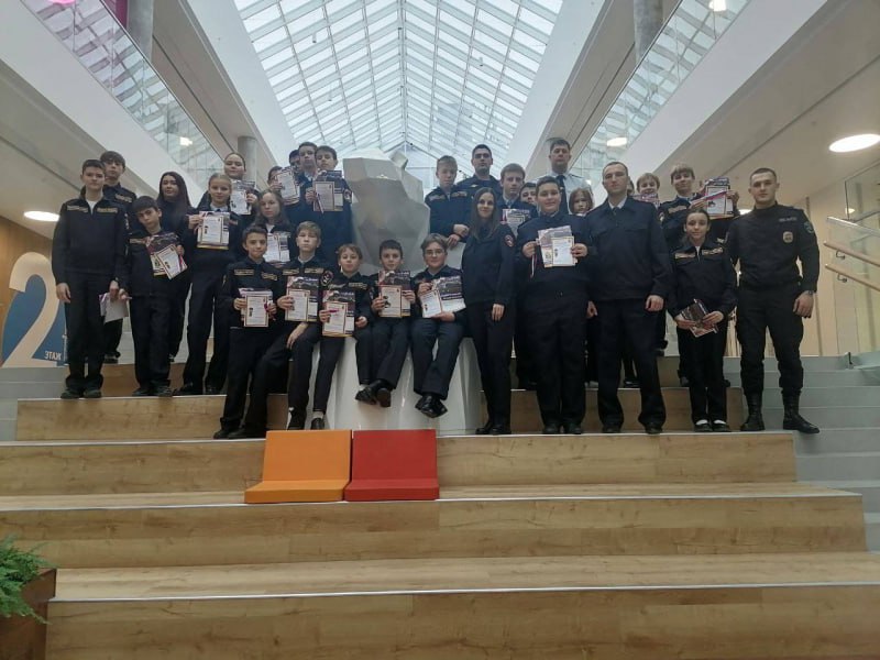 В Белгородском округе продолжает работать «Выездная школа полиции» В Белгородском округе продолжает работать «Выездная школа полиции»