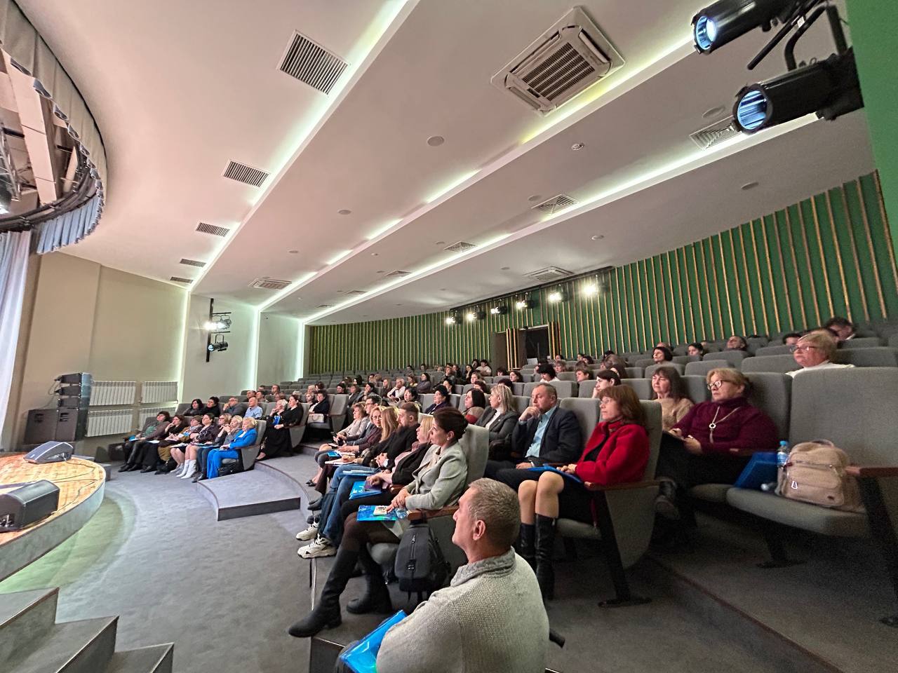 Анна Куташова: Провели в Старом Осколе ежегодный форум некоммерческих организаций — в этот раз он был посвящён юридическим вопросам их работы Анна Куташова: Провели в Старом Осколе ежегодный форум некоммерческих организаций — в этот раз он был посвящён юридическим вопросам их работы