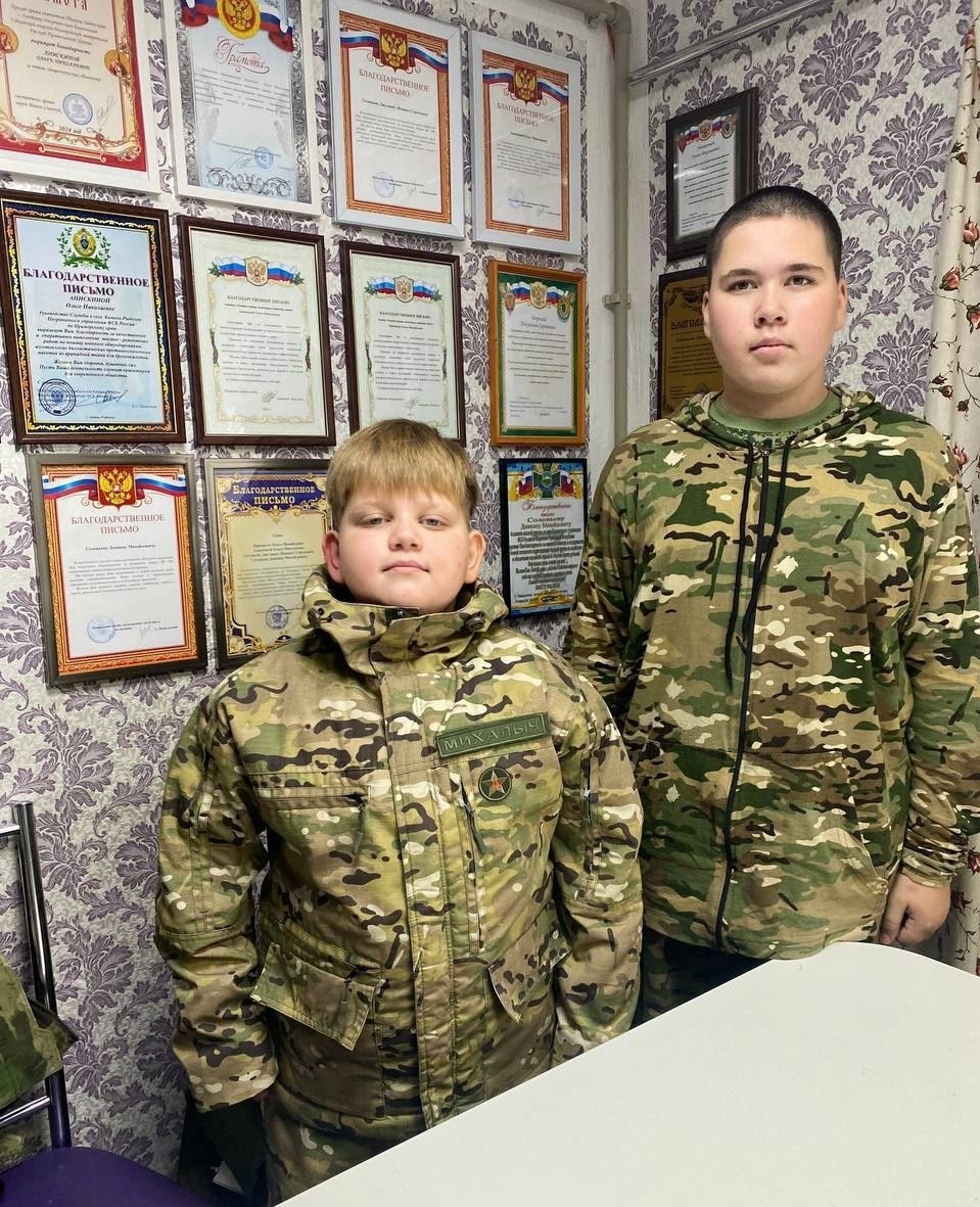 Краснояружский школьник Дамиан Соловьев удостоен почётного знака «Юный доброволец Белгородчины» Краснояружский школьник Дамиан Соловьев удостоен почётного знака «Юный доброволец Белгородчины»