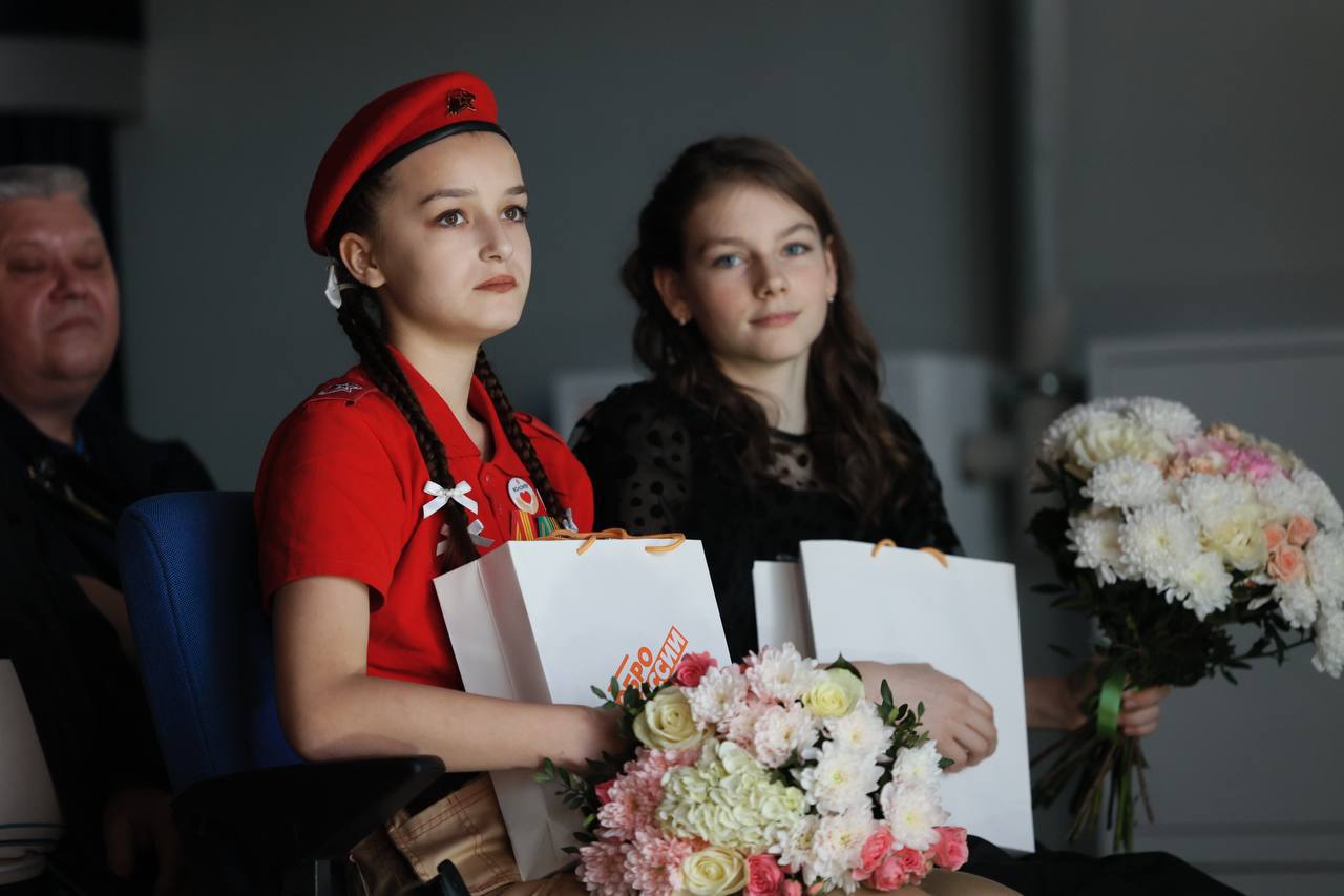 Андрей Миськов: Новооскольские волонтёры удостоены почётного знака «Доброволец Белгородчины» Андрей Миськов: Новооскольские волонтёры удостоены почётного знака «Доброволец Белгородчины»