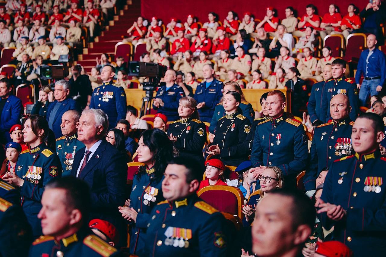 Татьяна Круглякова: На Всероссийском патриотическом форуме «Скажи Героям спасибо!» Белгородскую область представляли юнармейцы из отряда Майской гимназии Татьяна Круглякова: На Всероссийском патриотическом форуме «Скажи Героям спасибо!» Белгородскую область представляли юнармейцы из отряда Майской гимназии