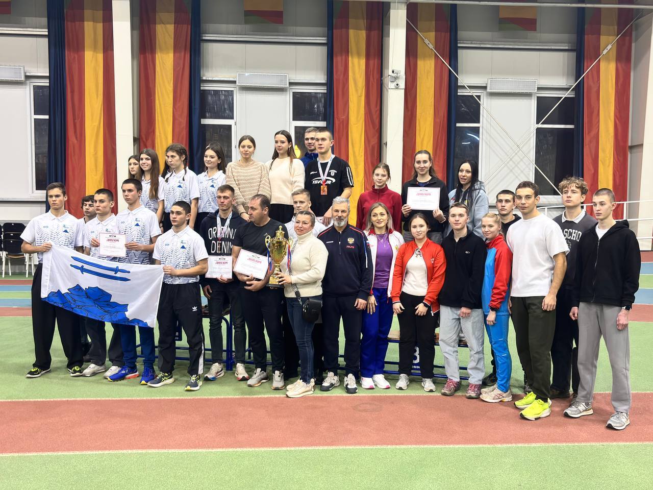 Команда Валуйского округа стала бронзовым призером среди команд 2 группы по лёгкой атлетике в областной Спортакиаде Команда Валуйского округа стала бронзовым призером среди команд 2 группы по лёгкой атлетике в областной Спортакиаде