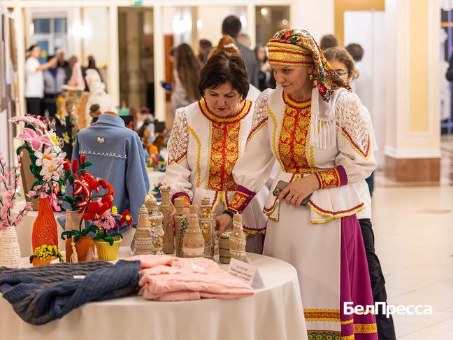 В Белгороде провели фестиваль творчества пожилых людей и инвалидов «Верю в себя» В Белгороде провели фестиваль творчества пожилых людей и инвалидов «Верю в себя»