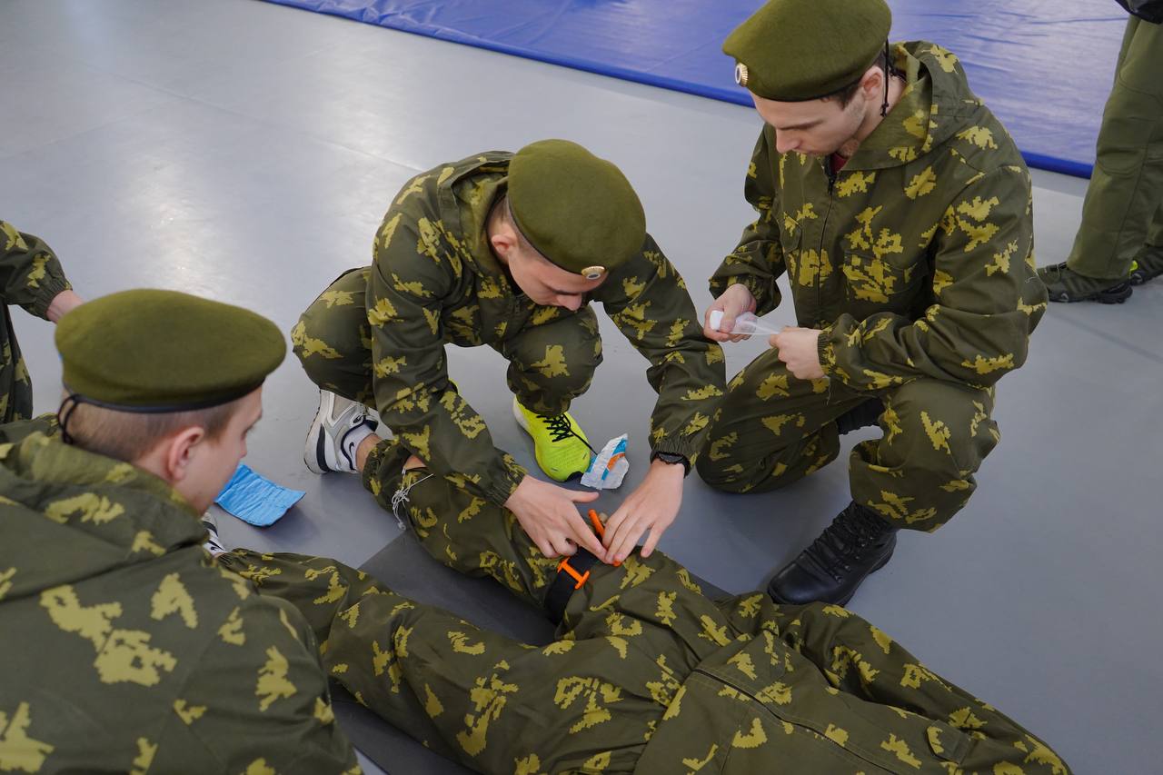 В Центре развития военно-спортивной подготовки граждан» Белгородской области «Патриот» прошёл ежегодный конкурс лучших оперативных студенческих отрядов содействия полиции «СоДействие», приуроченный ко Дню Героев Отечества В Центре развития военно-спортивной подготовки граждан» Белгородской области «Патриот» прошёл ежегодный конкурс лучших оперативных студенческих отрядов содействия полиции «СоДействие», приуроченный ко Дню Героев Отечества