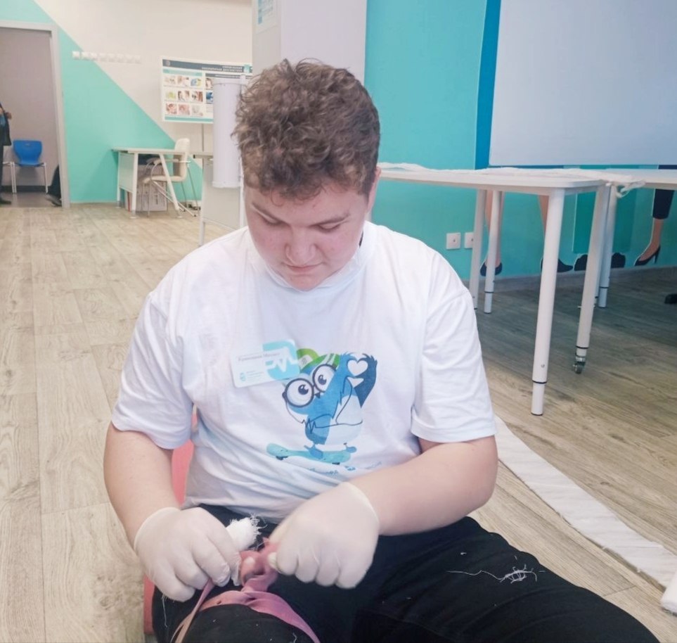 Учащиеся медклассов нашего округа побывали на IV региональном чемпионате школьников по профессиональным пробам «ПРОФмед», который проходил в городе Старый Оскол Учащиеся медклассов нашего округа побывали на IV региональном чемпионате школьников по профессиональным пробам «ПРОФмед», который проходил в городе Старый Оскол