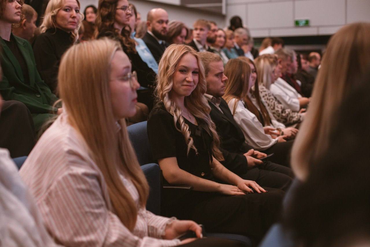 Их выбор — помогать!. В Белгороде прошла торжественная церемония награждения почётными знаками «Доброволец Белгородчины» и «Юный доброволец Белгородчины» Их выбор — помогать!. В Белгороде прошла торжественная церемония награждения почётными знаками «Доброволец Белгородчины» и «Юный доброволец Белгородчины»
