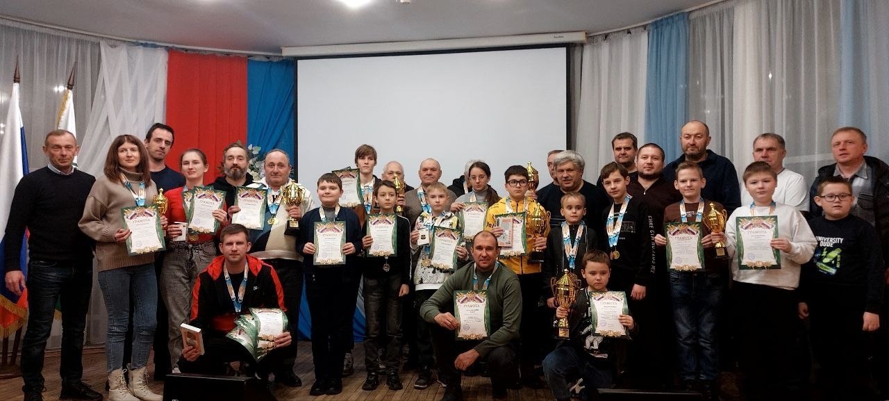 Семейная команда Кулаковых из Ивановской Лисицы завоевала бронзу на шахматном фестивале Семейная команда Кулаковых из Ивановской Лисицы завоевала бронзу на шахматном фестивале
