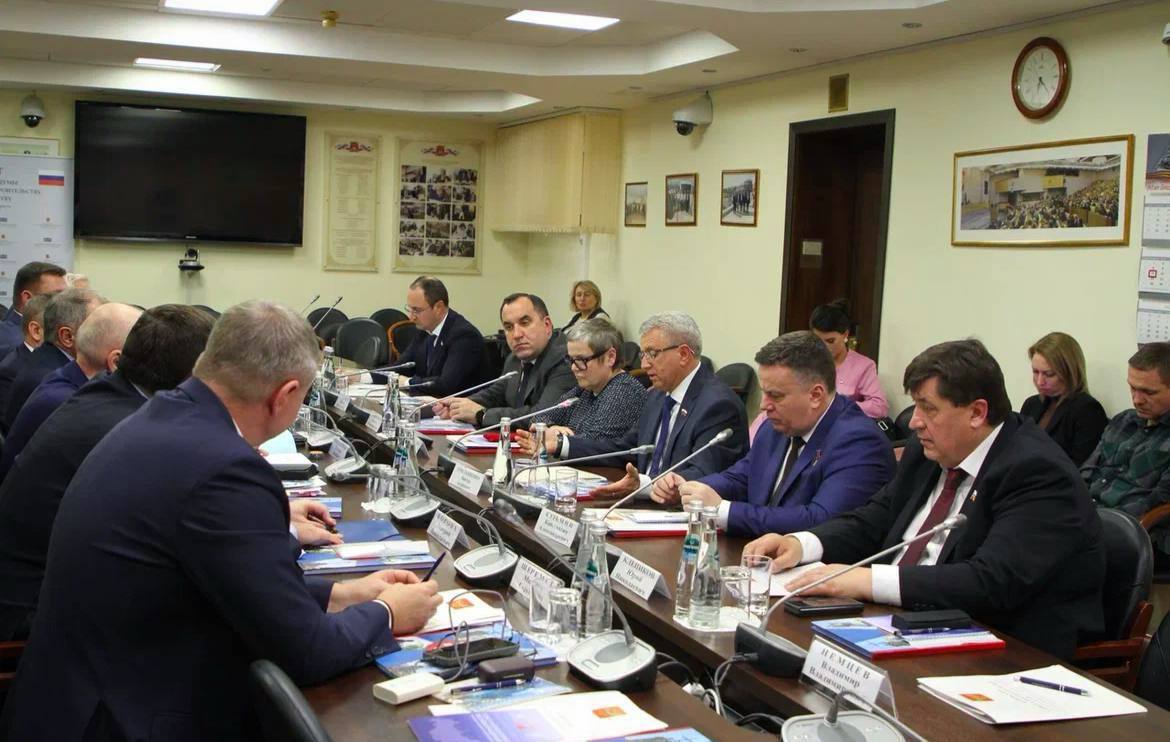 Юрий Клепиков: Также сегодня состоялось заседание комиссии Совета законодателей по вопросам интеграции новых субъектов в правовую систему Российской Федерации Юрий Клепиков: Также сегодня состоялось заседание комиссии Совета законодателей по вопросам интеграции новых субъектов в правовую систему Российской Федерации