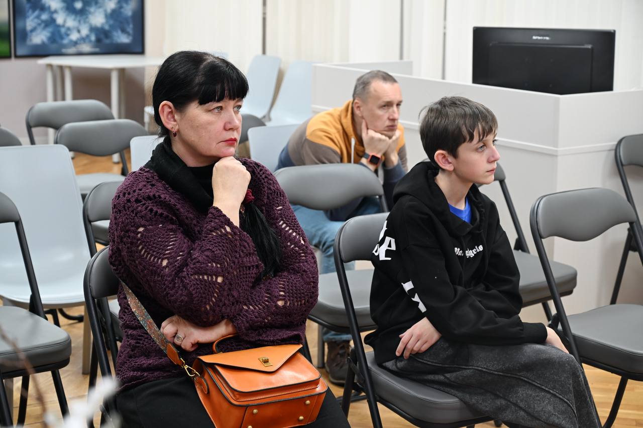 В Арт-резиденции «Соты» универсальной научной библиотеки состоялась лекция «Зима в русской живописи» В Арт-резиденции «Соты» универсальной научной библиотеки состоялась лекция «Зима в русской живописи»