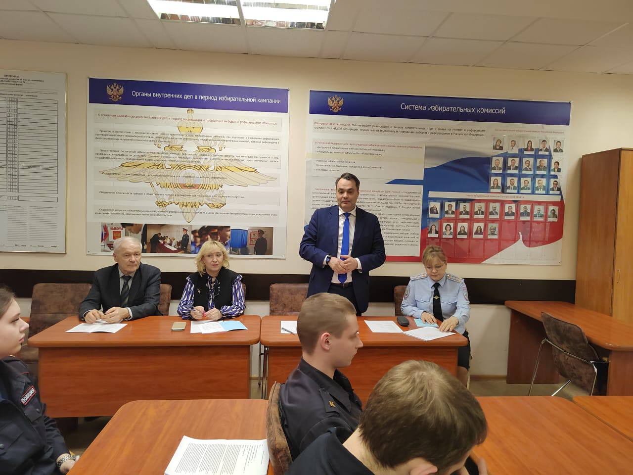 Заместитель председателя Облизбиркома Владимир Троян принял участие в вузовской конференции БелЮИ имени И.Д. Путилина по теме: «Актуальные вопросы избирательного права и процесса в оценках молодежи»