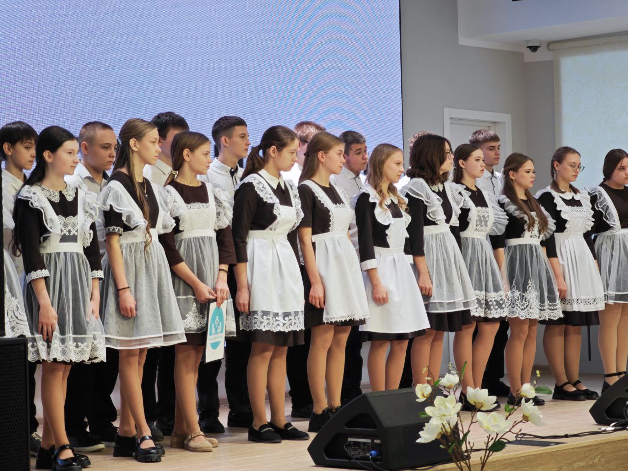 Шаг навстречу призванию. Сегодня в Корочанской школе имени Д.К. Кромского состоялось событие, которое подчёркивает важность медицинского образования и подготовки молодых кадров - посвящении в юные медики учащихся 8-го класса Шаг навстречу призванию. Сегодня в Корочанской школе имени Д.К. Кромского состоялось событие, которое подчёркивает важность медицинского образования и подготовки молодых кадров - посвящении в юные медики учащихся 8-го класса