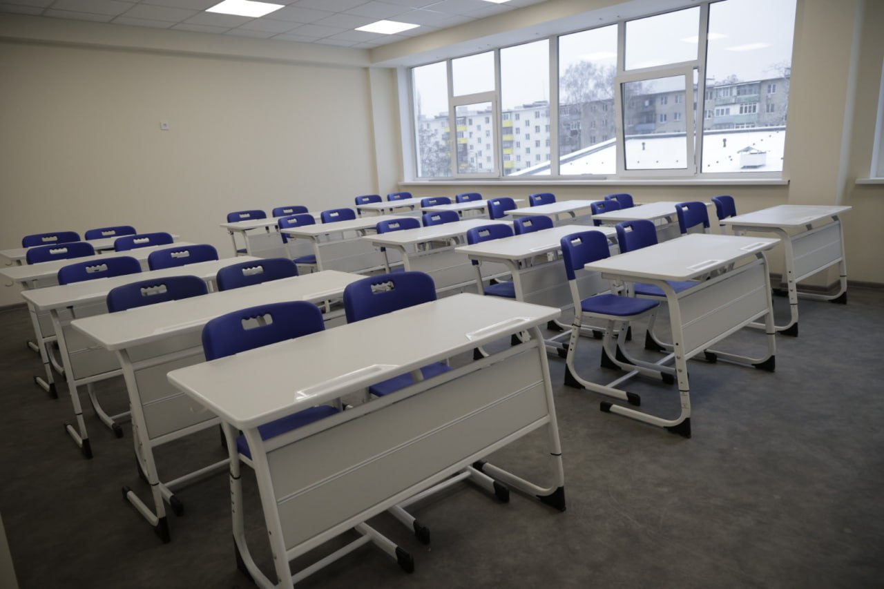 Михаил Лобазнов: Вячеслав Владимирович Гладков проверил ход капитального ремонта нашей школы № 21 Михаил Лобазнов: Вячеслав Владимирович Гладков проверил ход капитального ремонта нашей школы № 21