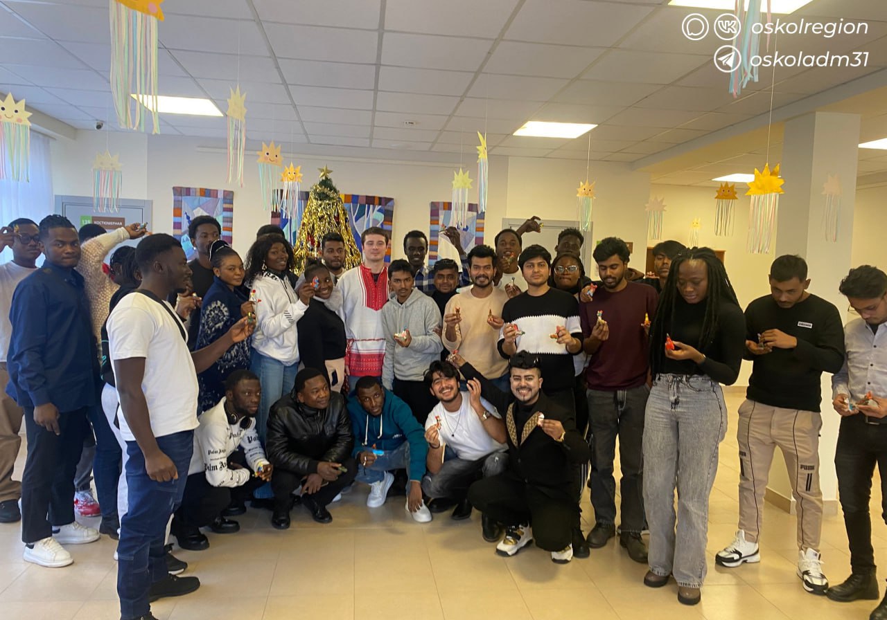 Знакомство с культурой!. Центр народных промыслов организовал встречу со студентами подготовительного факультета для иностранных граждан, обучающихся в БГТУ им. Шухова Знакомство с культурой!. Центр народных промыслов организовал встречу со студентами подготовительного факультета для иностранных граждан, обучающихся в БГТУ им. Шухова