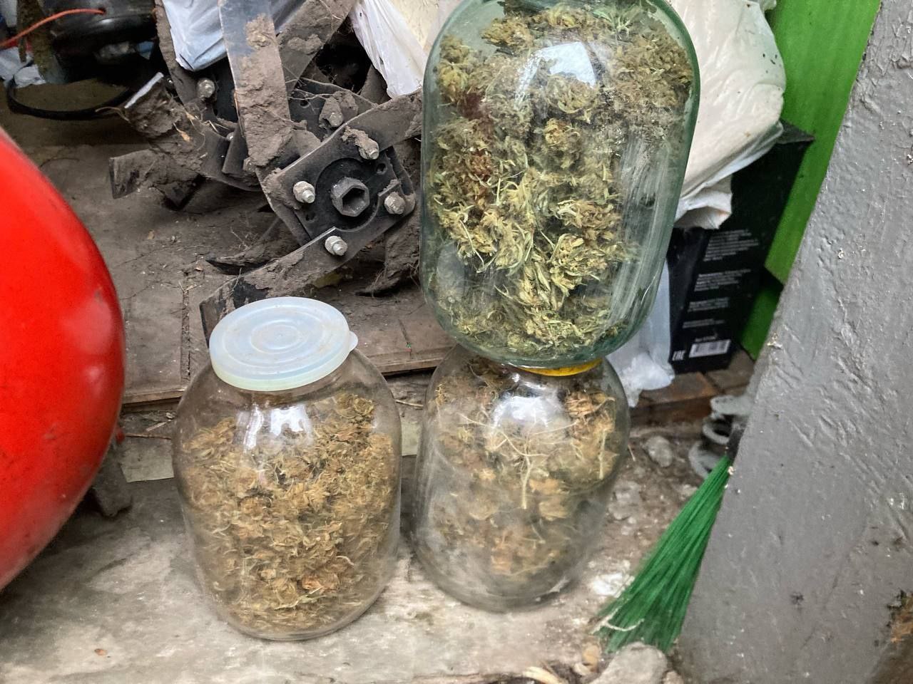 В Старом Осколе завершено расследование уголовного дела о незаконном хранении наркотиков в крупном размере В Старом Осколе завершено расследование уголовного дела о незаконном хранении наркотиков в крупном размере