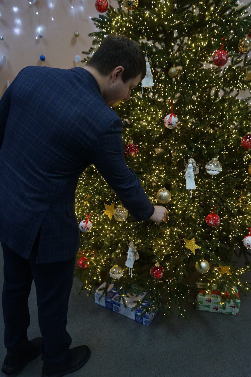 Олег Медведев: Дорогие яковлевцы!. Вновь приближается время чудес, и мы все вместе объединяемся в рамках нашей замечательной акции "Ёлка желаний"! Это наша общая возможность подарить частичку тепла и счастья тем, кто в этом... Олег Медведев: Дорогие яковлевцы!. Вновь приближается время чудес, и мы все вместе объединяемся в рамках нашей замечательной акции "Ёлка желаний"! Это наша общая возможность подарить частичку тепла и счастья тем, кто в этом...