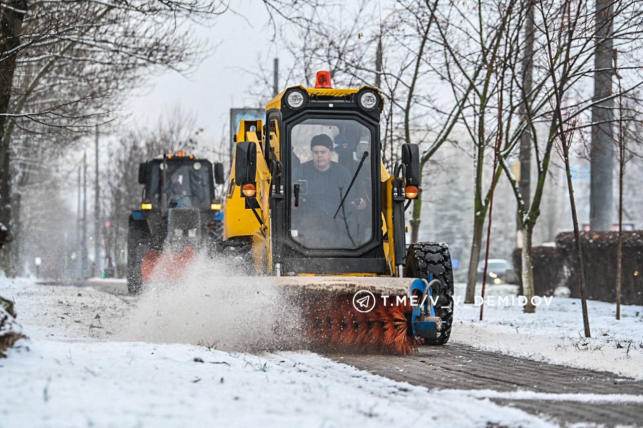 Валентин Демидов: С раннего утра на улицах города 768 человек и 153 единиц техники Валентин Демидов: С раннего утра на улицах города 768 человек и 153 единиц техники