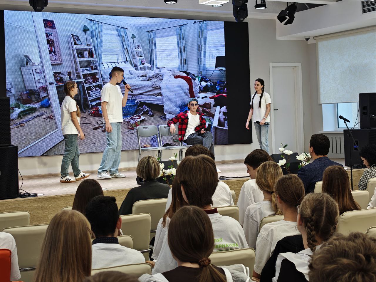 Шаг навстречу призванию. Сегодня в Корочанской школе имени Д.К. Кромского состоялось событие, которое подчёркивает важность медицинского образования и подготовки молодых кадров - посвящении в юные медики учащихся 8-го класса Шаг навстречу призванию. Сегодня в Корочанской школе имени Д.К. Кромского состоялось событие, которое подчёркивает важность медицинского образования и подготовки молодых кадров - посвящении в юные медики учащихся 8-го класса