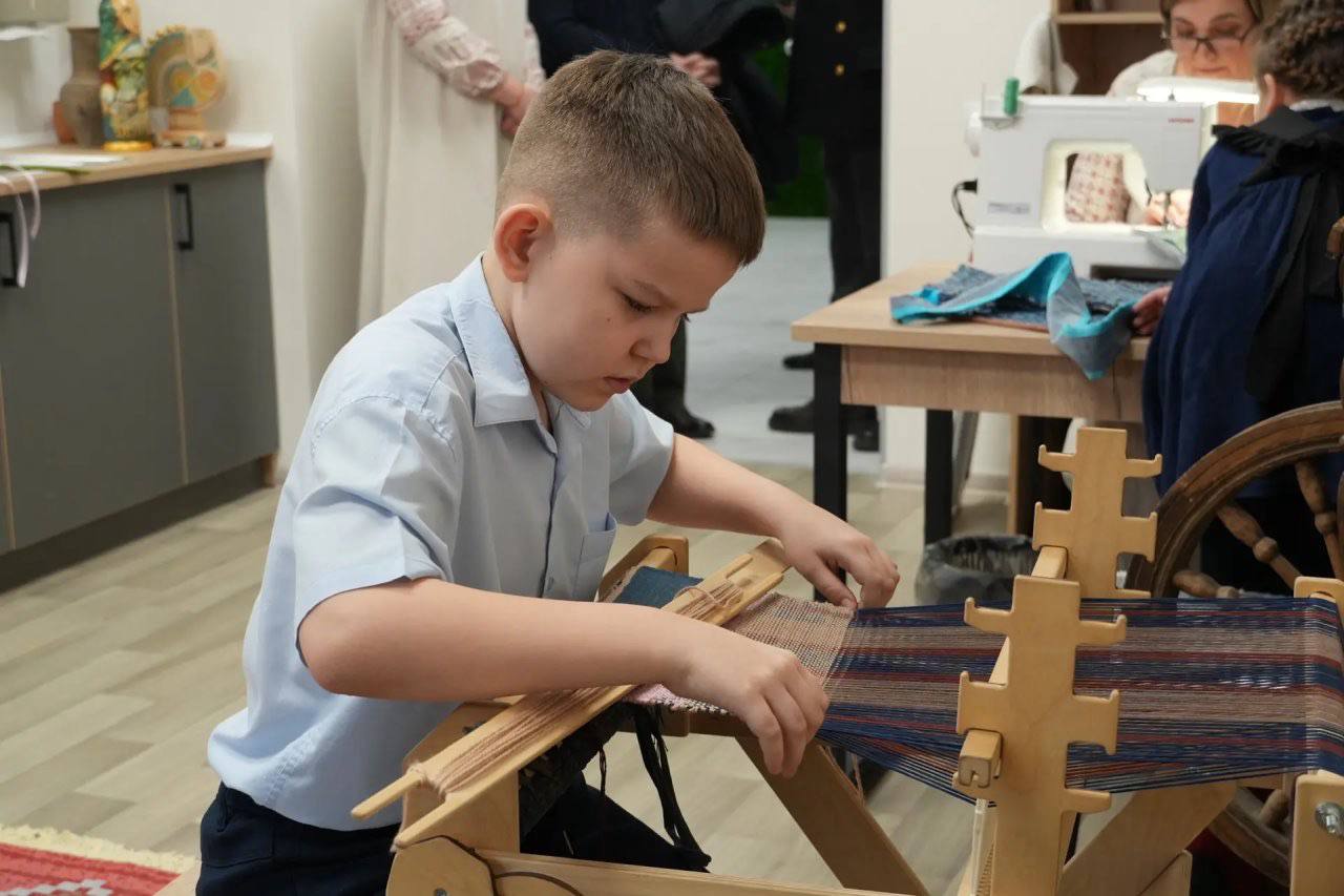 Андрей Миськов: В Новооскольском округе открылся обновлённый Центр искусств и ремёсел Андрей Миськов: В Новооскольском округе открылся обновлённый Центр искусств и ремёсел