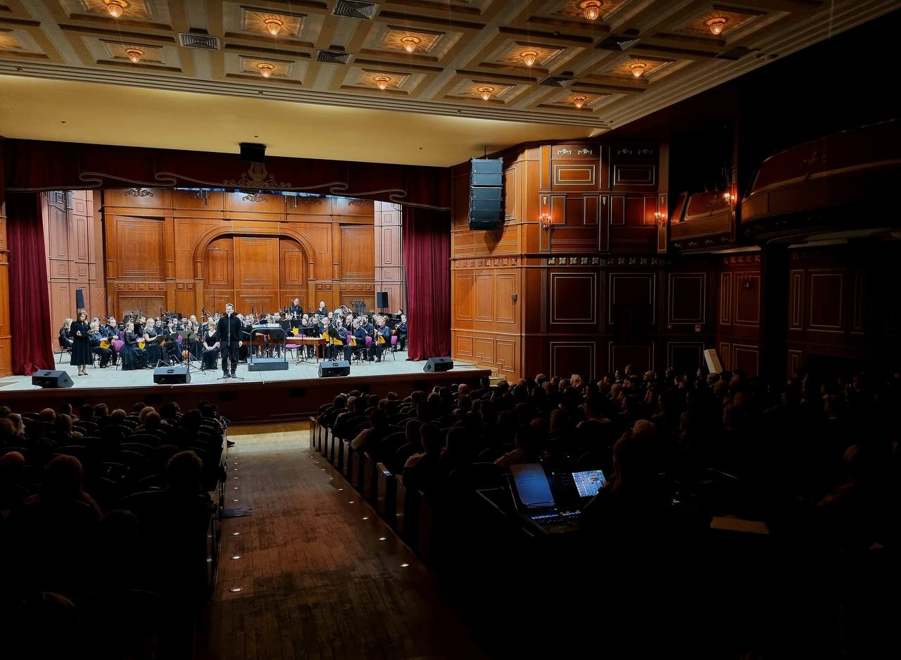 В Большом зале Белгородской государственной филармонии прошел концерт Белгородского академического русского оркестра (главный дирижёр – заслуженный работник культуры РФ Евгений Алешников) В Большом зале Белгородской государственной филармонии прошел концерт Белгородского академического русского оркестра (главный дирижёр – заслуженный работник культуры РФ Евгений Алешников)