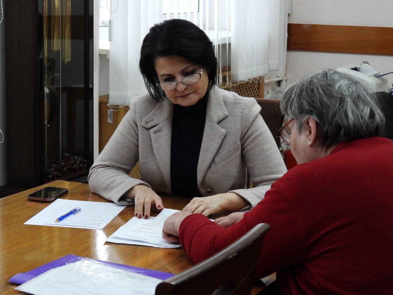 Татьяна Киричкова: На личном приёме граждан ко мне обратились четыре жителя округа с разными вопросами: об определении границ земельного участка, получении социального контракта, юридической помощи и организации новогодних... Татьяна Киричкова: На личном приёме граждан ко мне обратились четыре жителя округа с разными вопросами: об определении границ земельного участка, получении социального контракта, юридической помощи и организации новогодних...