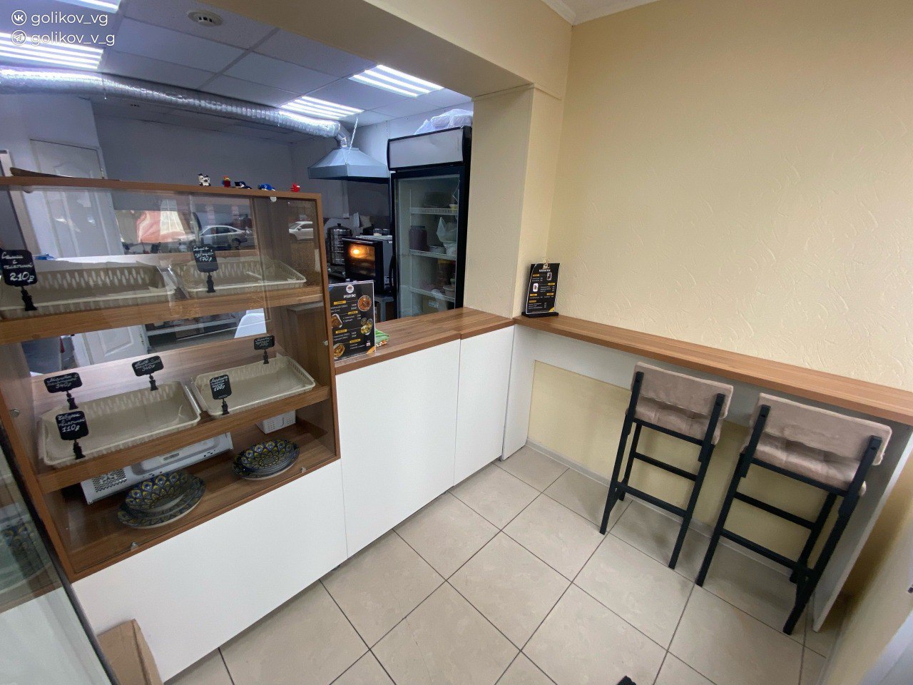 В начале августа в Губкине появился павильон восточной кухни «Хасанов плов», который сразу же завоевал популярность у жителей В начале августа в Губкине появился павильон восточной кухни «Хасанов плов», который сразу же завоевал популярность у жителей