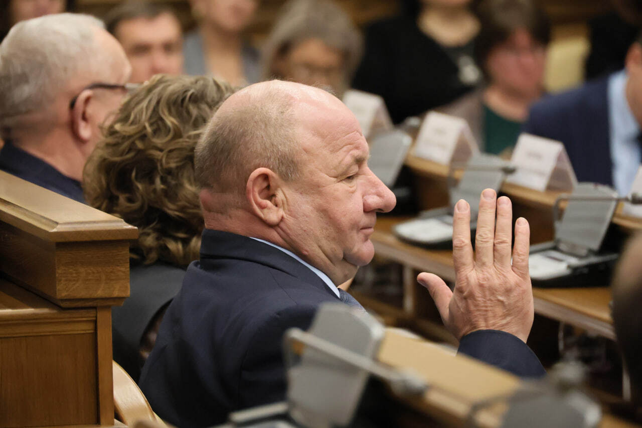 Члены профильного комитета предварительно поддержали изменения в Социальный кодекс области Члены профильного комитета предварительно поддержали изменения в Социальный кодекс области